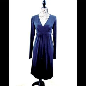 NWOT Surplice bodice tie back Chic poly knit knee length LBD Size medium